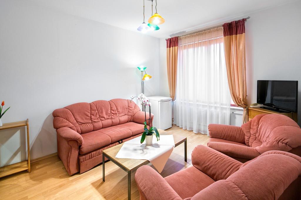 Hotel Monttis Sucha Beskidzka Phòng bức ảnh