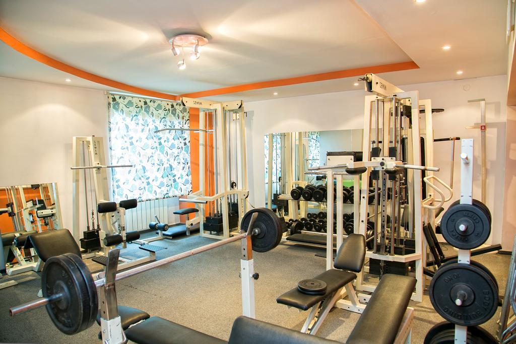Hotel Monttis Sucha Beskidzka Ngoại thất bức ảnh