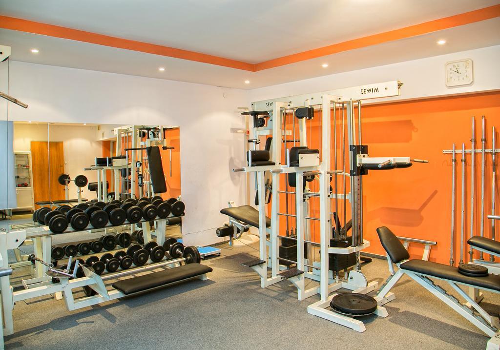 Hotel Monttis Sucha Beskidzka Ngoại thất bức ảnh