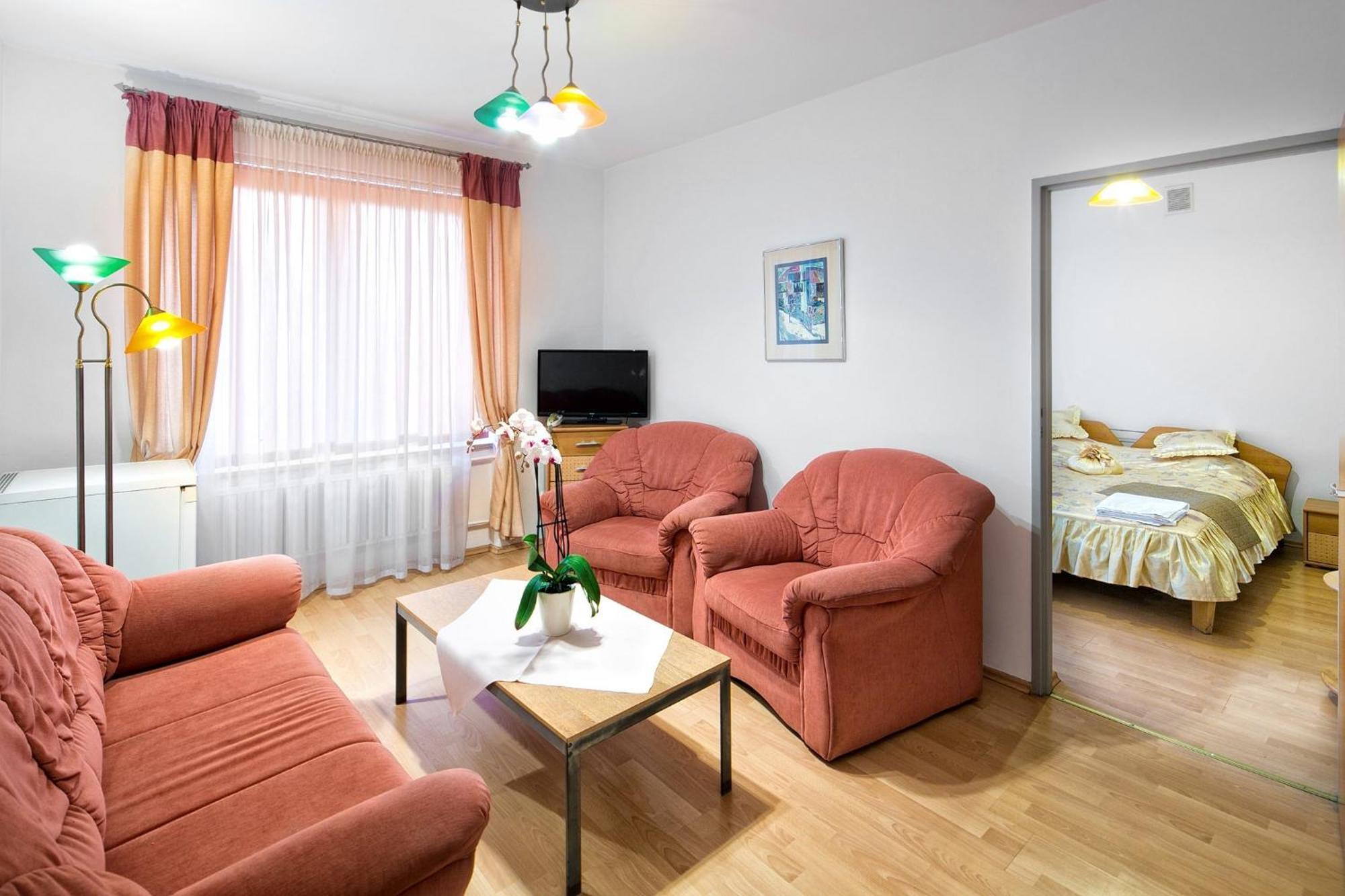 Hotel Monttis Sucha Beskidzka Phòng bức ảnh