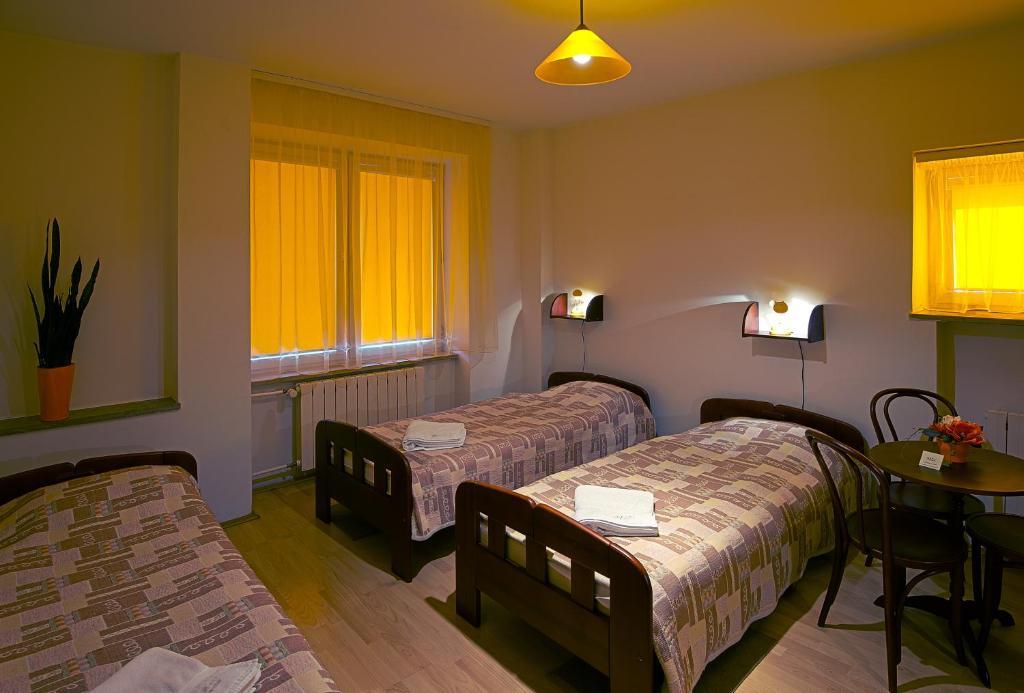 Hotel Monttis Sucha Beskidzka Phòng bức ảnh