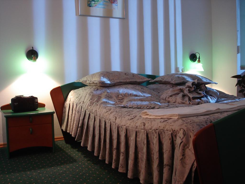Hotel Monttis Sucha Beskidzka Ngoại thất bức ảnh