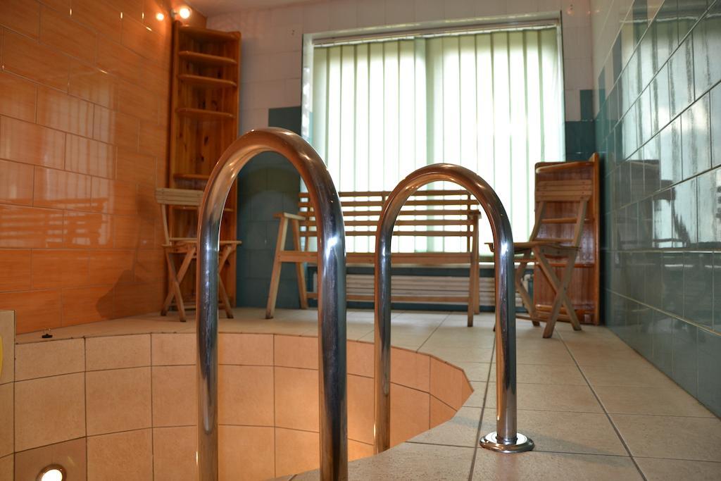 Hotel Monttis Sucha Beskidzka Ngoại thất bức ảnh